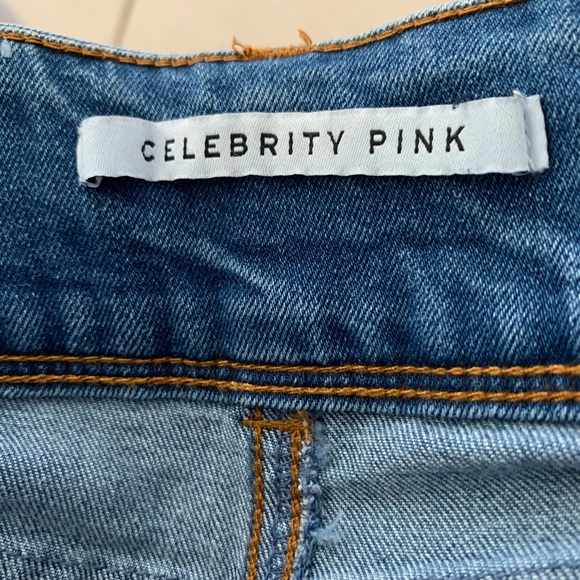 Shorts - Picture 3 of 4